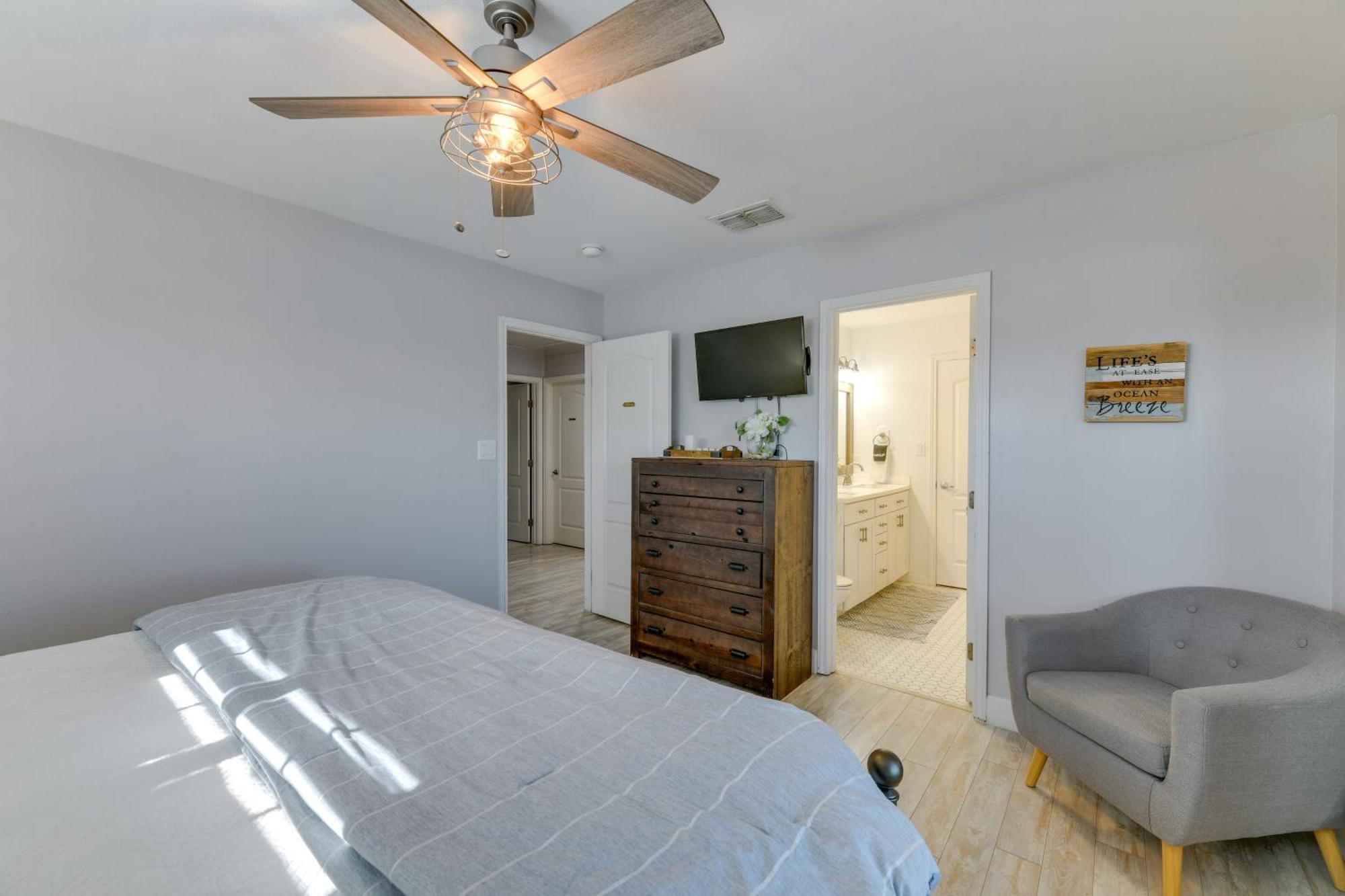 Trendy Port Aransas Home With Private Pool And Deck! ภายนอก รูปภาพ