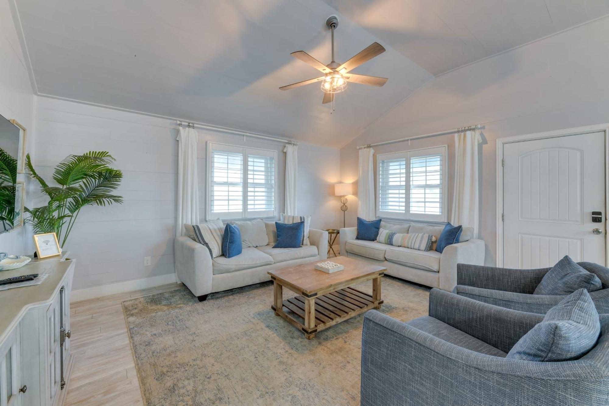 Trendy Port Aransas Home With Private Pool And Deck! ภายนอก รูปภาพ