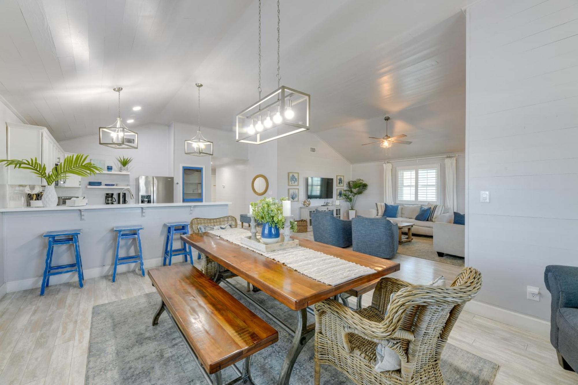 Trendy Port Aransas Home With Private Pool And Deck! ภายนอก รูปภาพ
