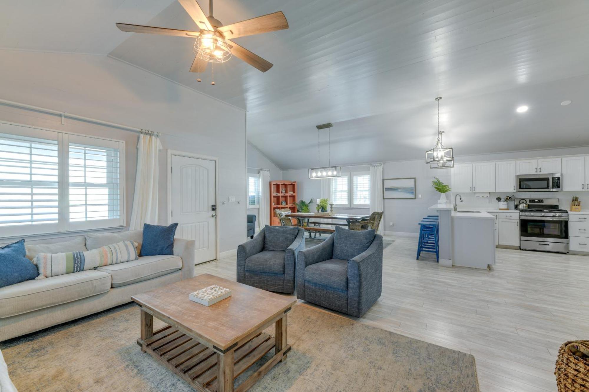 Trendy Port Aransas Home With Private Pool And Deck! ภายนอก รูปภาพ